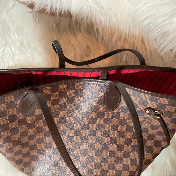 LOUIS VUITTON MM TOTE - Picture 16 of 16